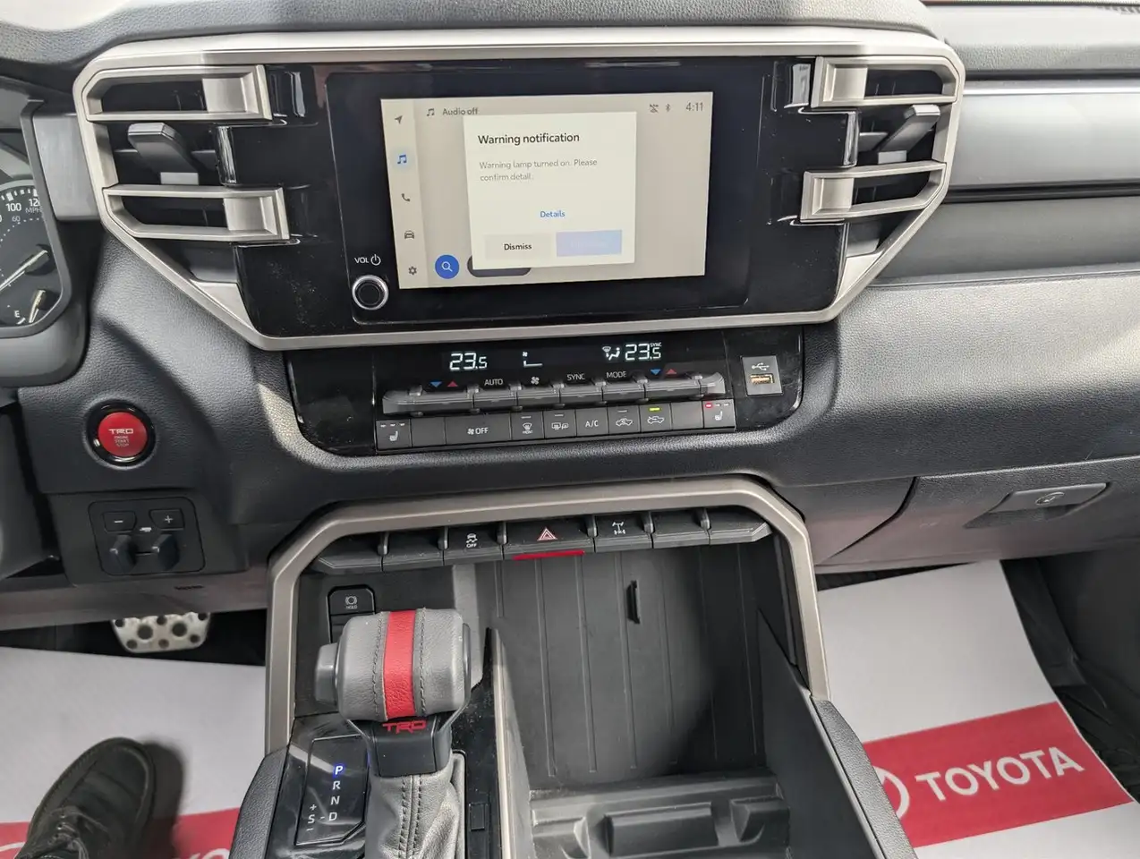 Toyota Tundra снимка Toyota Tundra