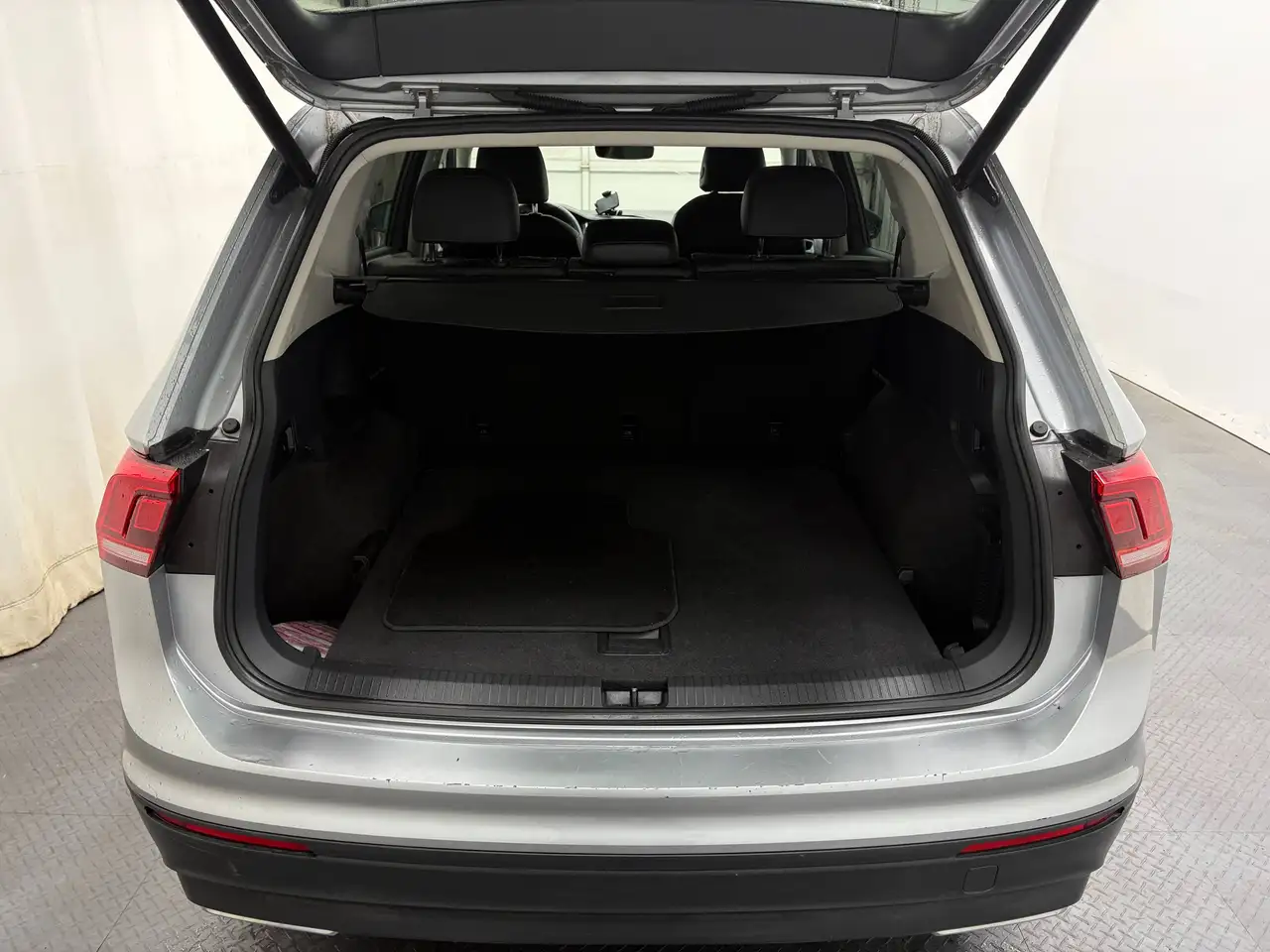 Volkswagen Tiguan снимка Volkswagen Tiguan