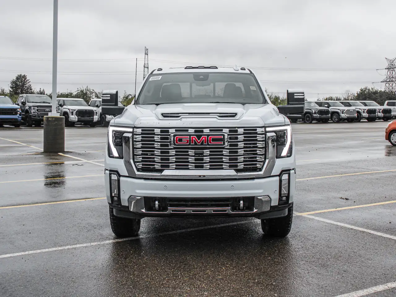 GMC Sierra 3500HD снимка GMC Sierra 3500HD