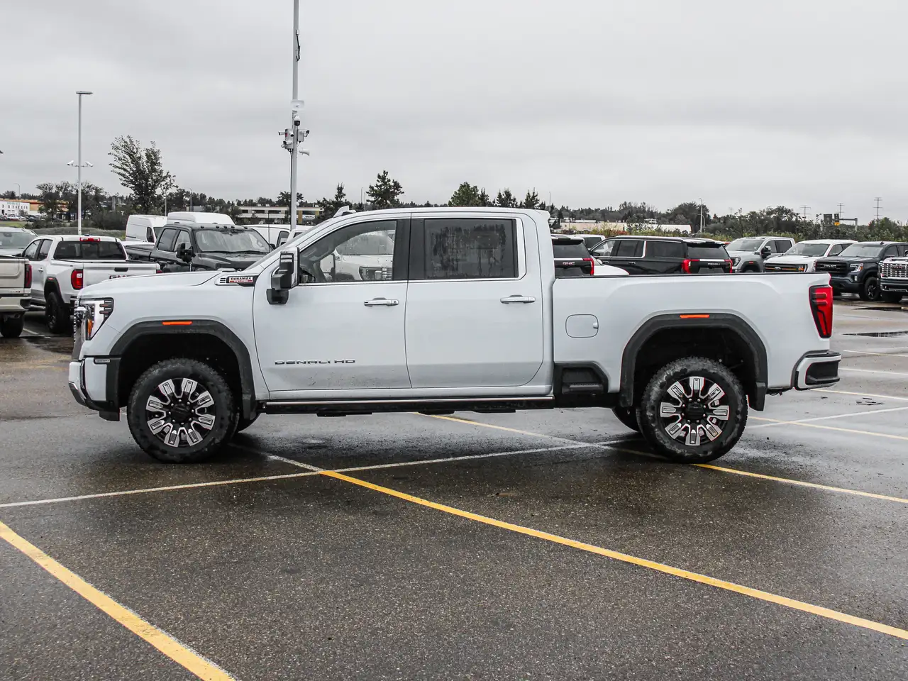 GMC Sierra 3500HD снимка GMC Sierra 3500HD