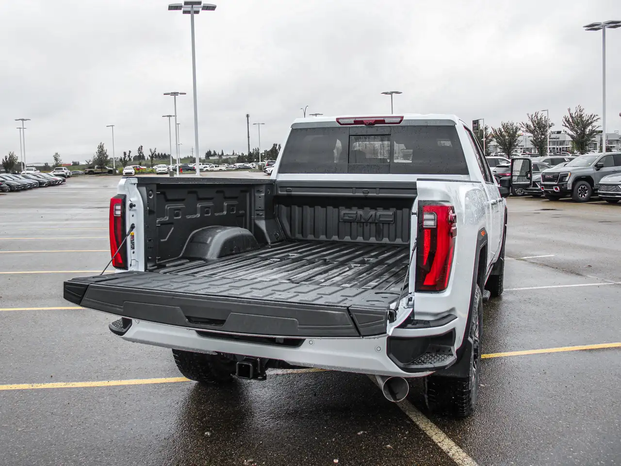 GMC Sierra 3500HD снимка GMC Sierra 3500HD