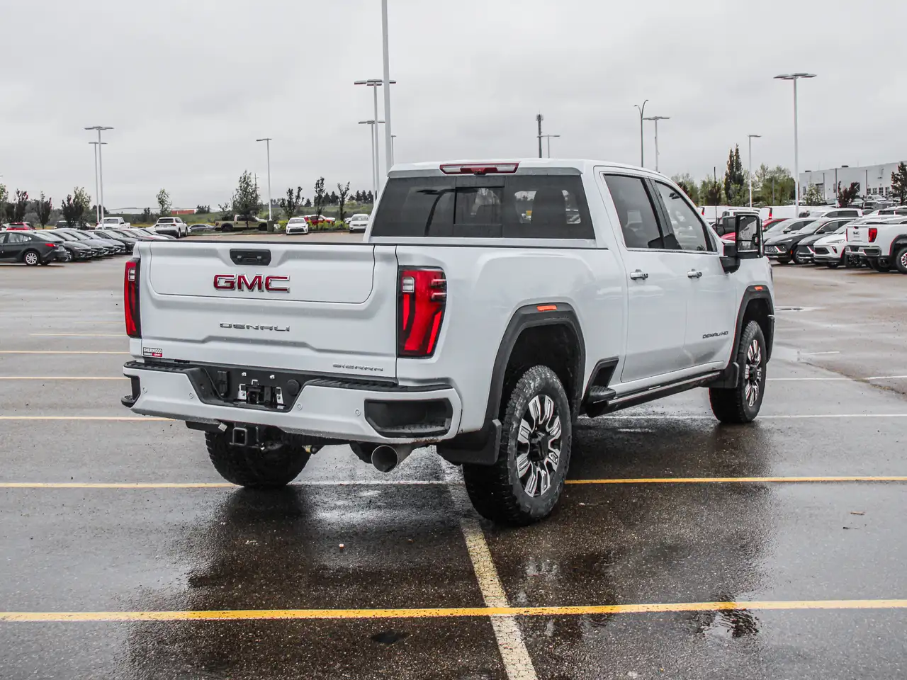 GMC Sierra 3500HD снимка GMC Sierra 3500HD