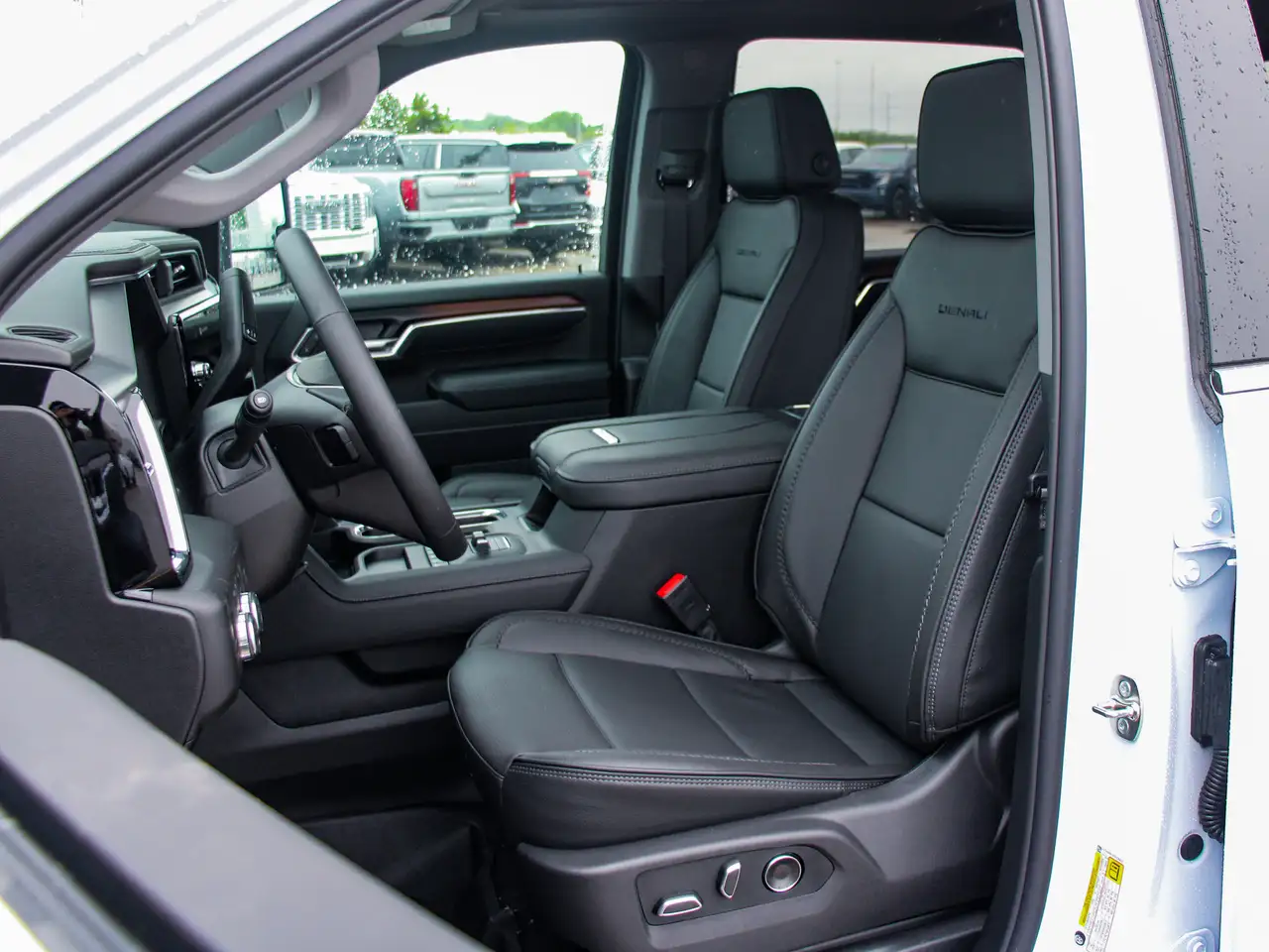 GMC Sierra 3500HD снимка GMC Sierra 3500HD