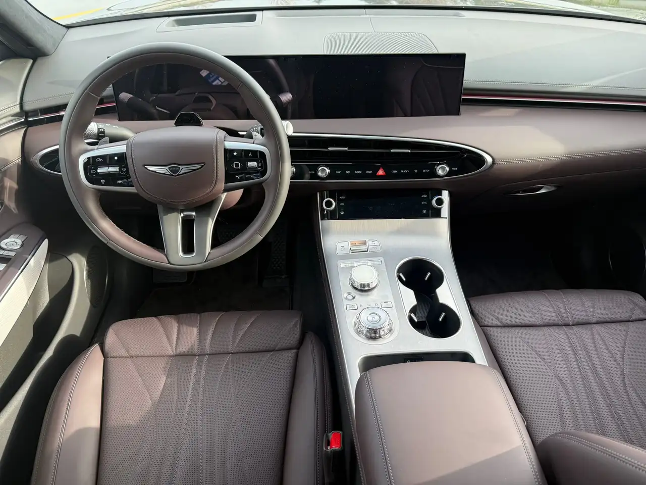 Genesis GV70 photo Genesis GV70