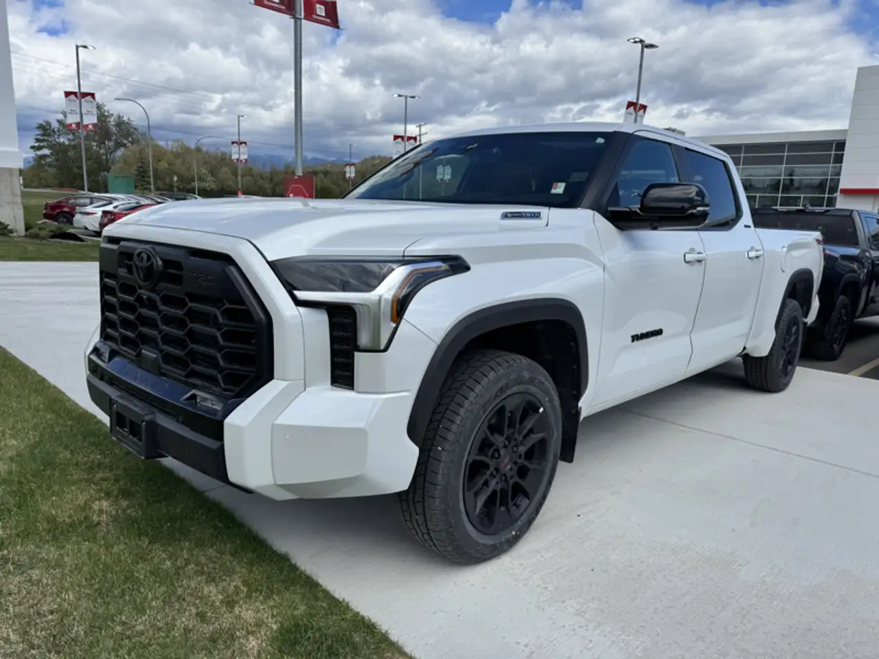 Toyota Tundra снимка Toyota Tundra