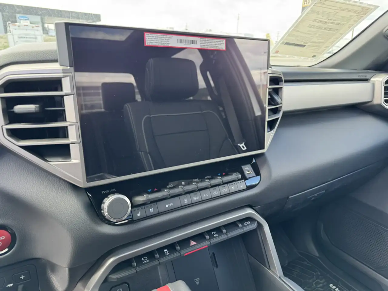Toyota Tundra снимка Toyota Tundra
