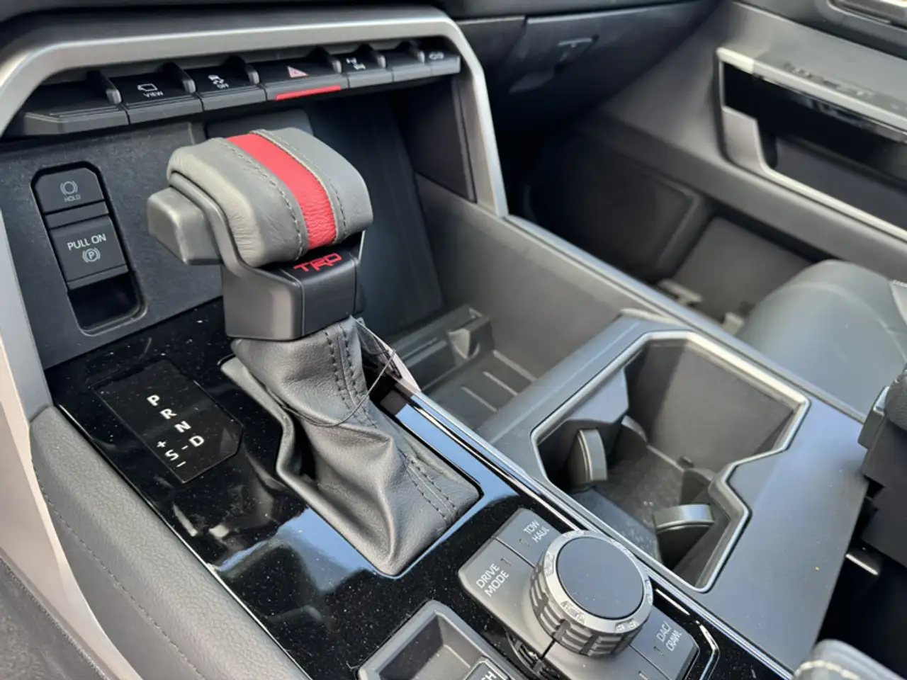 Toyota Tundra снимка Toyota Tundra