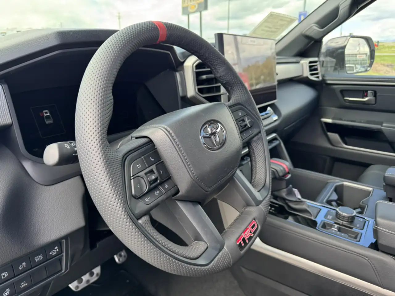 Toyota Tundra снимка Toyota Tundra