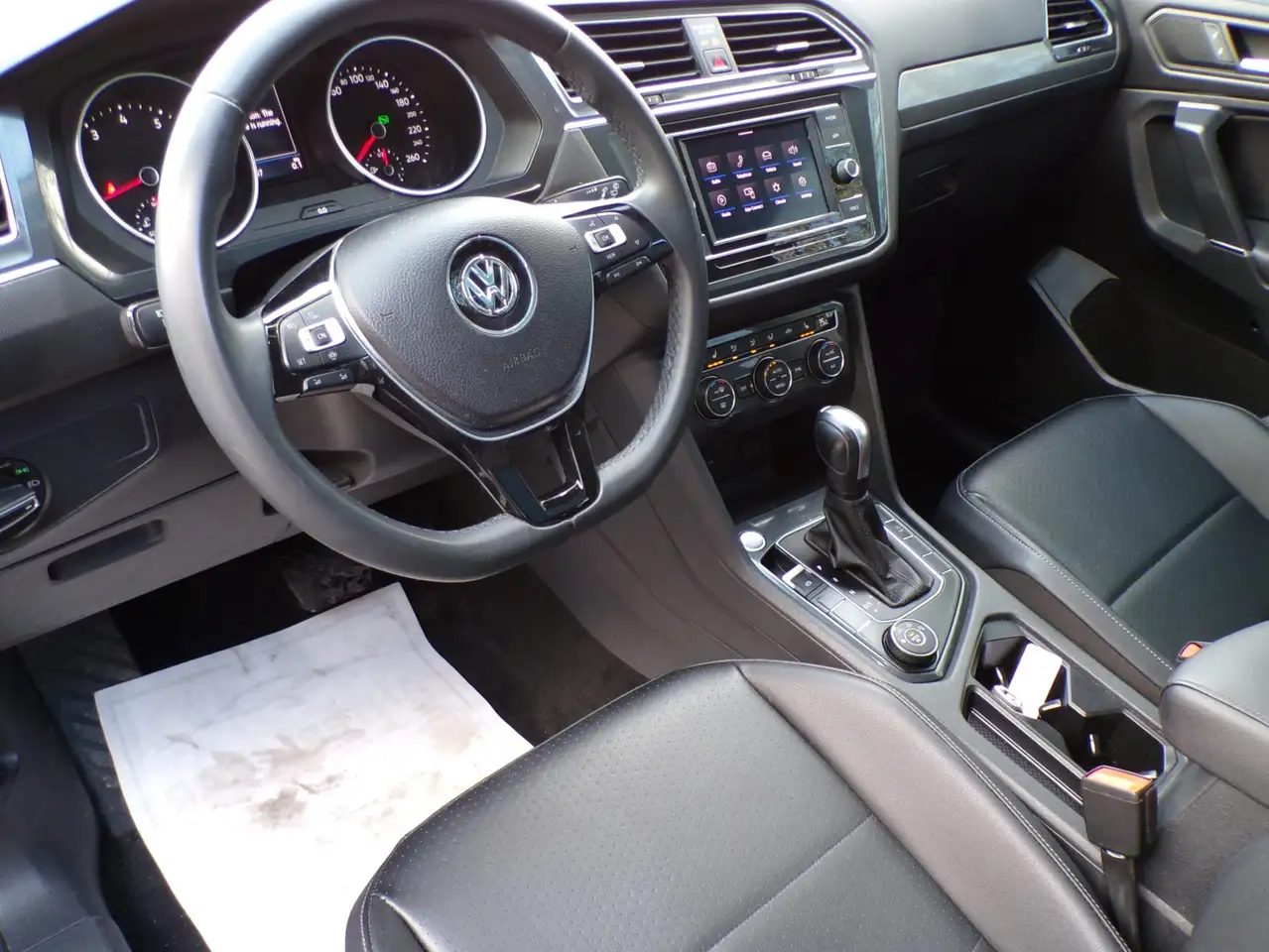 Volkswagen Tiguan снимка Volkswagen Tiguan