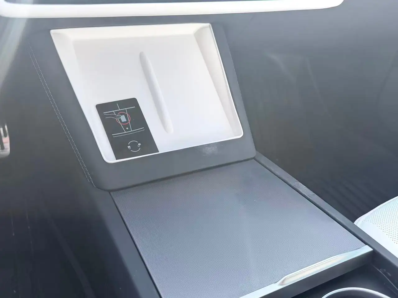 Tesla Model 3 photo Tesla Model 3