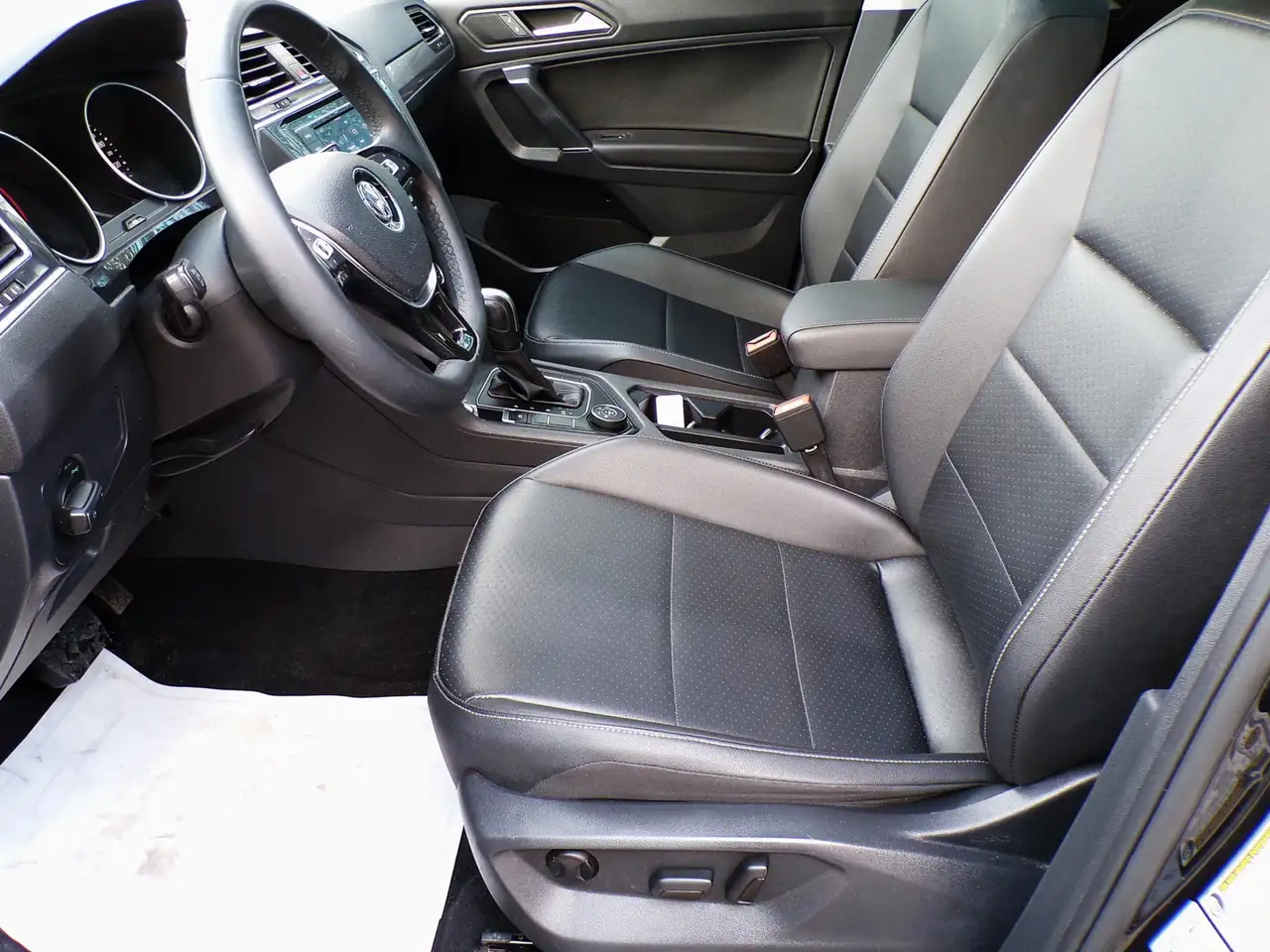 Volkswagen Tiguan снимка Volkswagen Tiguan