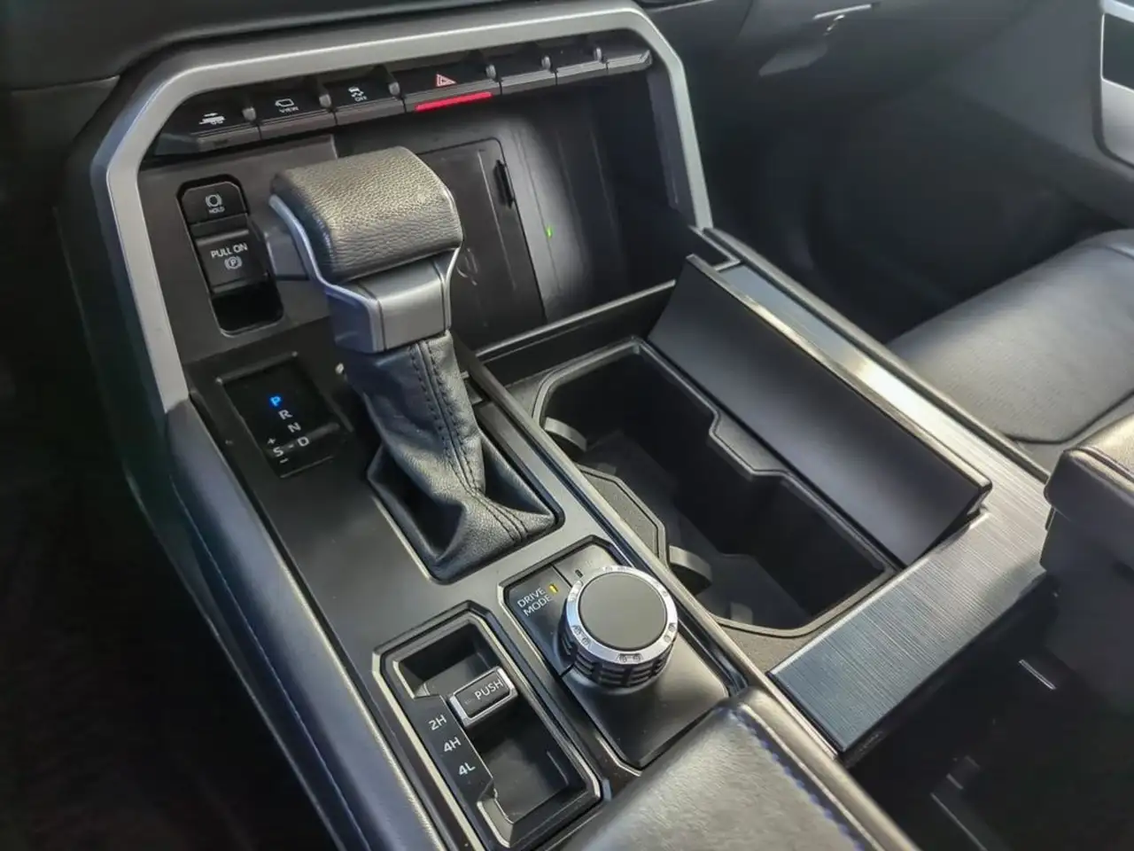 Toyota Tundra снимка Toyota Tundra