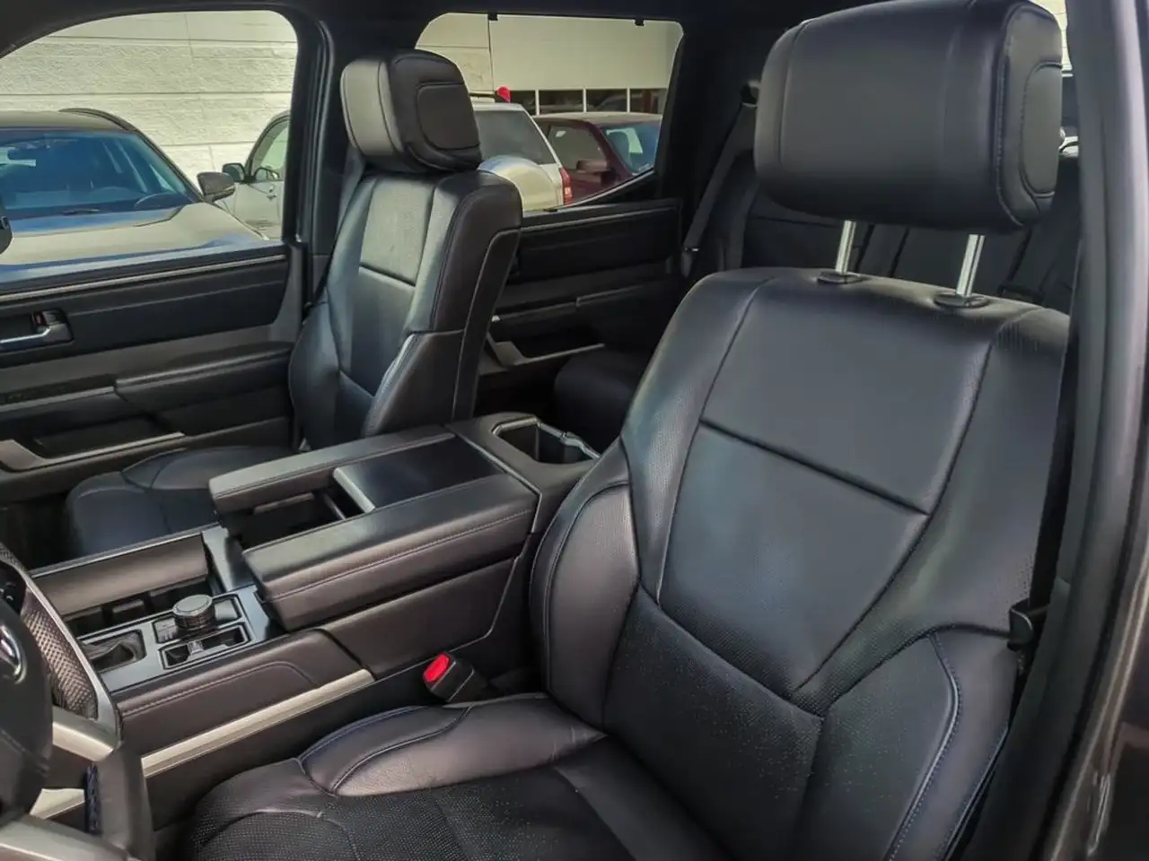 Toyota Tundra снимка Toyota Tundra