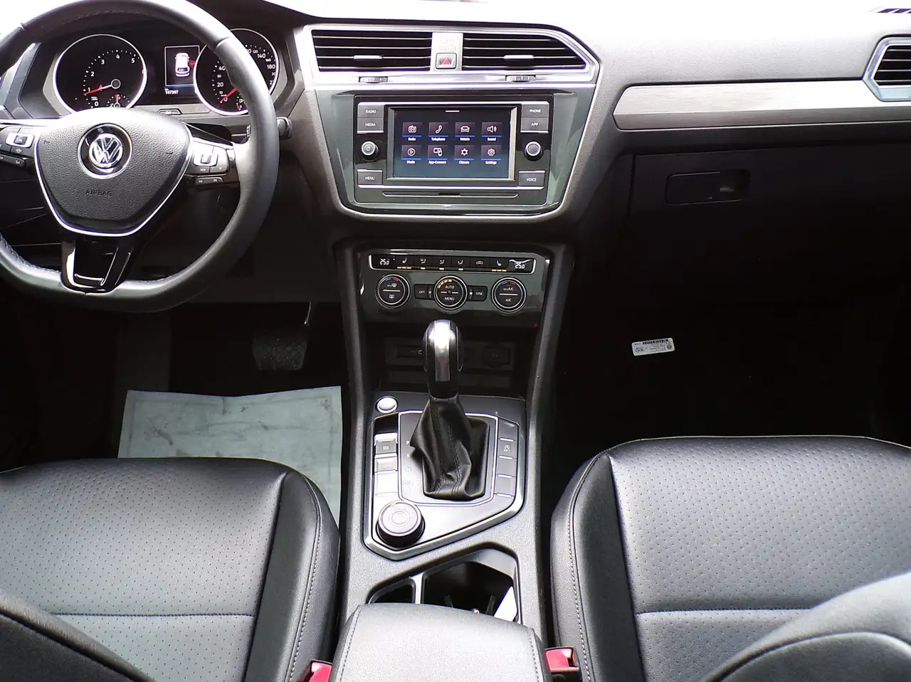 Volkswagen Tiguan снимка Volkswagen Tiguan