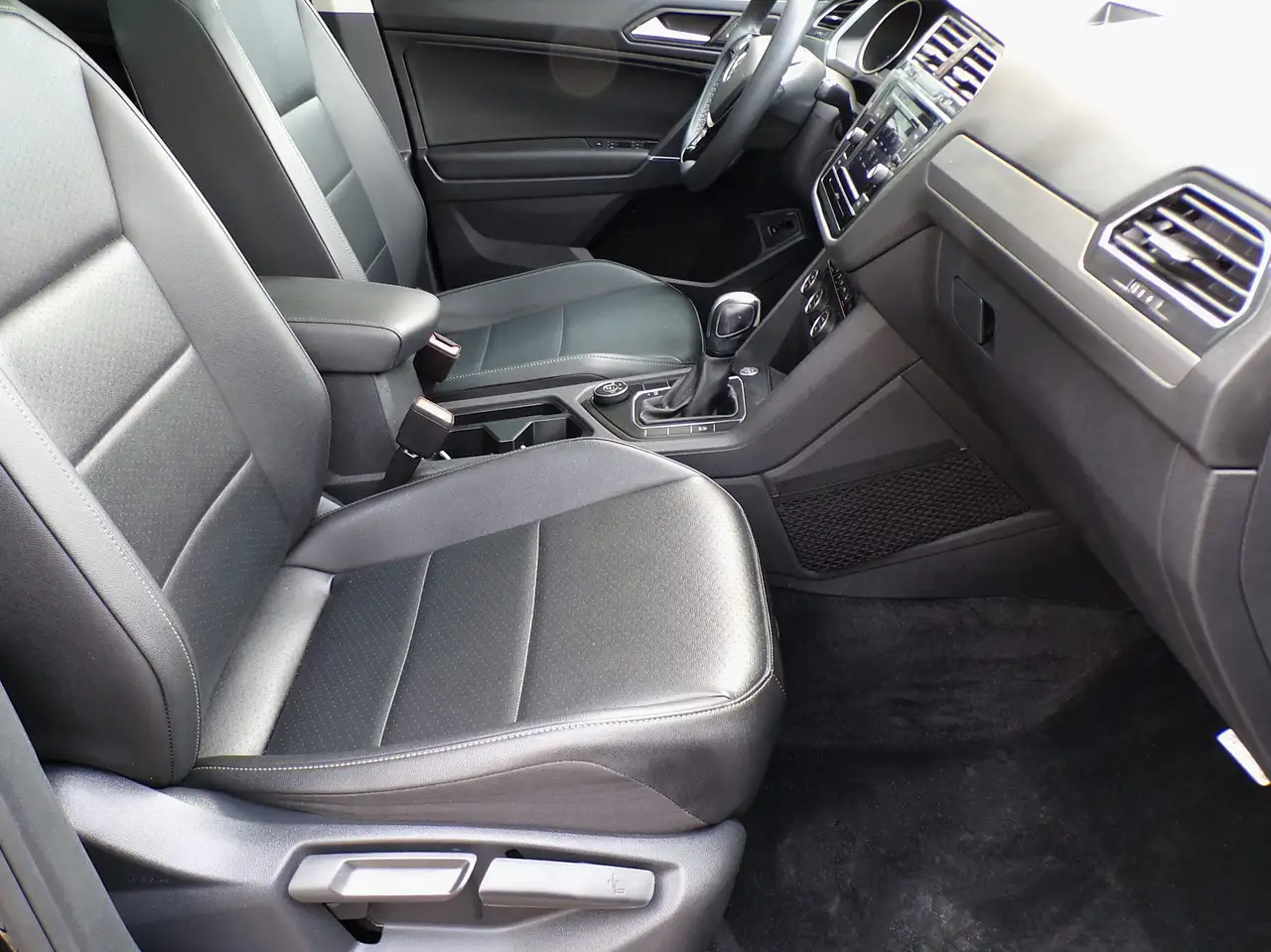 Volkswagen Tiguan снимка Volkswagen Tiguan