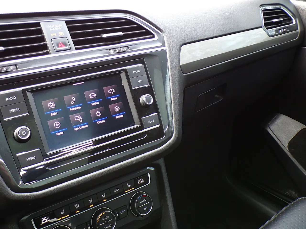 Volkswagen Tiguan снимка Volkswagen Tiguan