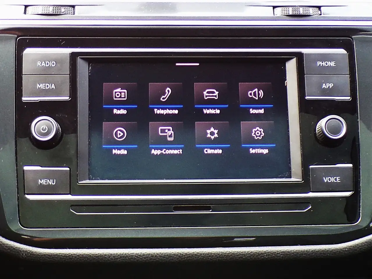 Volkswagen Tiguan снимка Volkswagen Tiguan