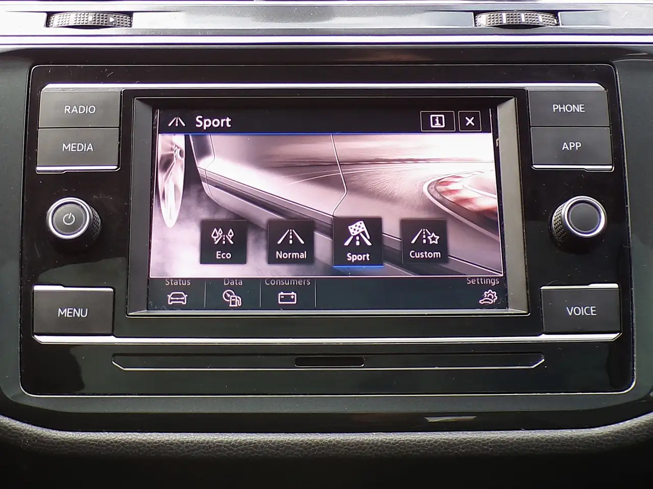 Volkswagen Tiguan снимка Volkswagen Tiguan