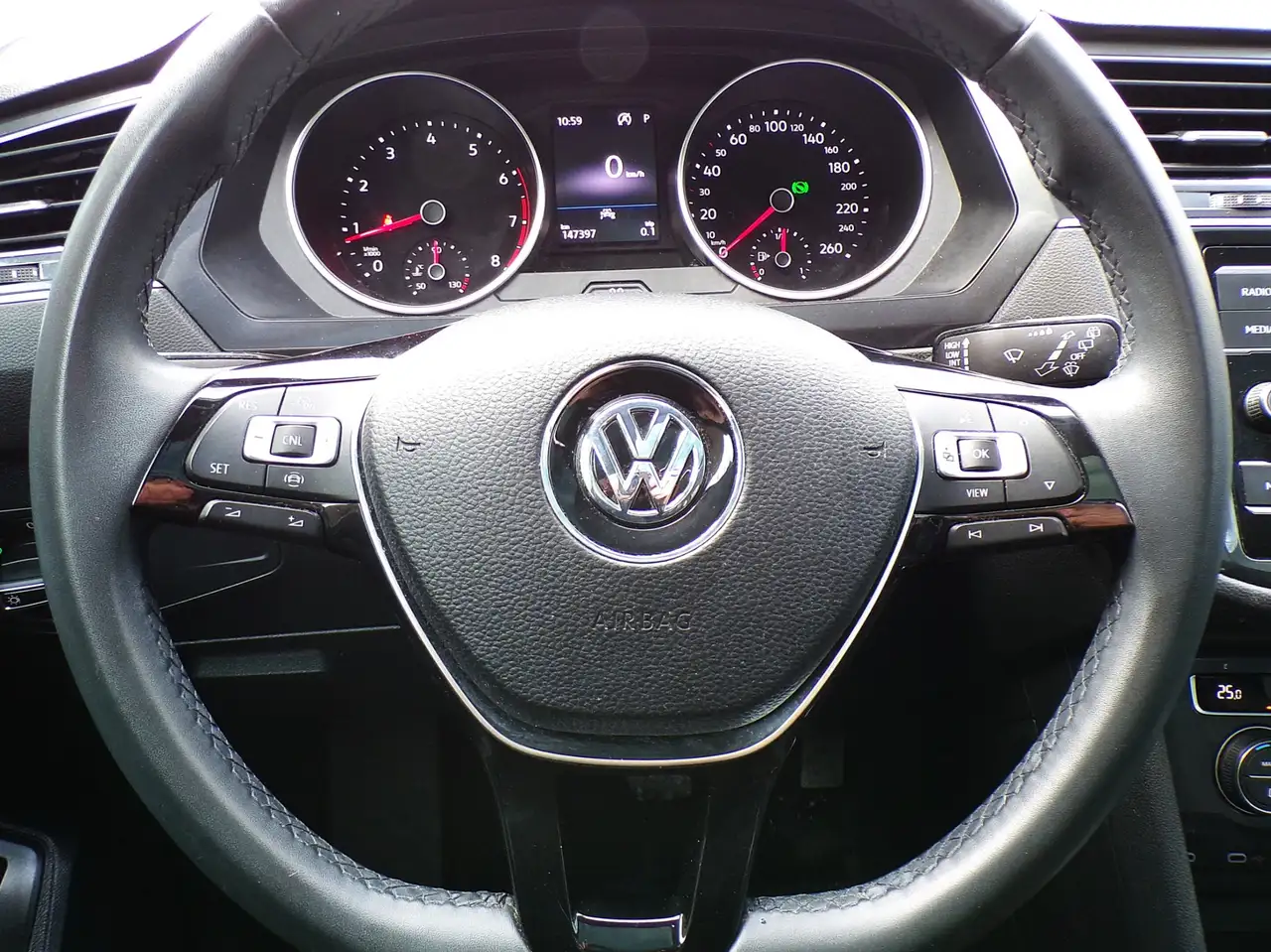 Volkswagen Tiguan снимка Volkswagen Tiguan