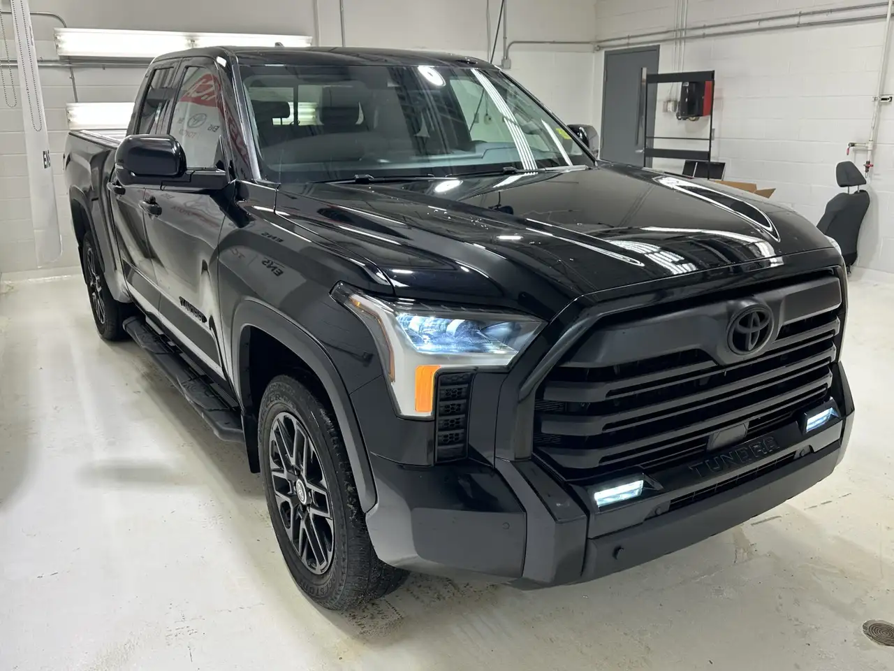 Toyota Tundra снимка Toyota Tundra