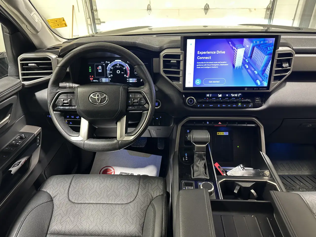 Toyota Tundra снимка Toyota Tundra