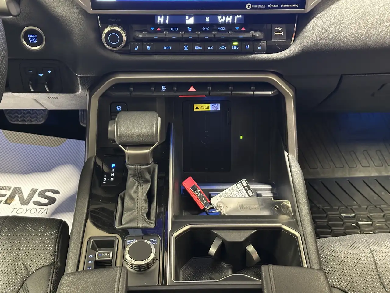 Toyota Tundra снимка Toyota Tundra