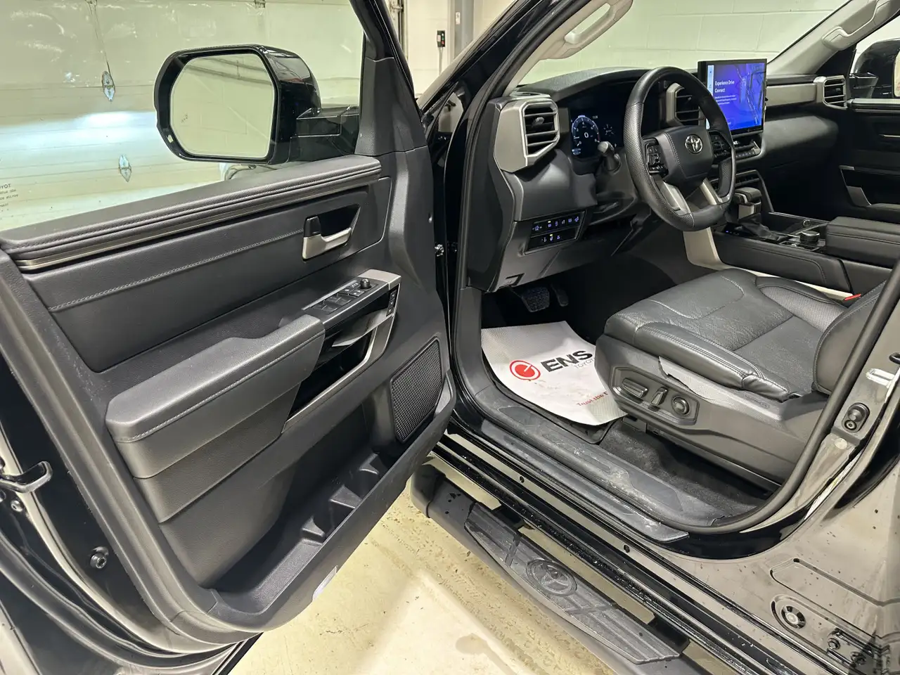 Toyota Tundra снимка Toyota Tundra