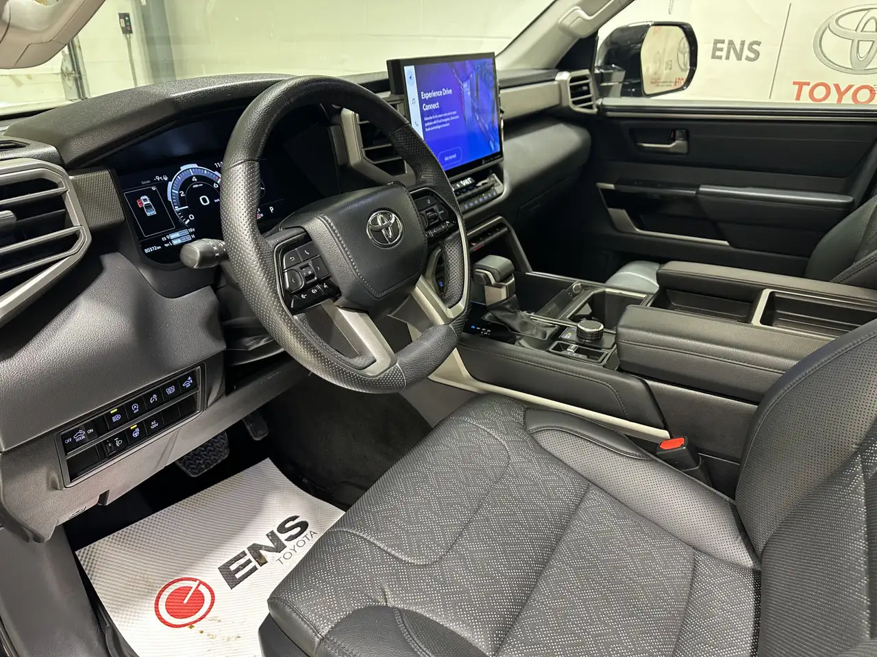 Toyota Tundra снимка Toyota Tundra