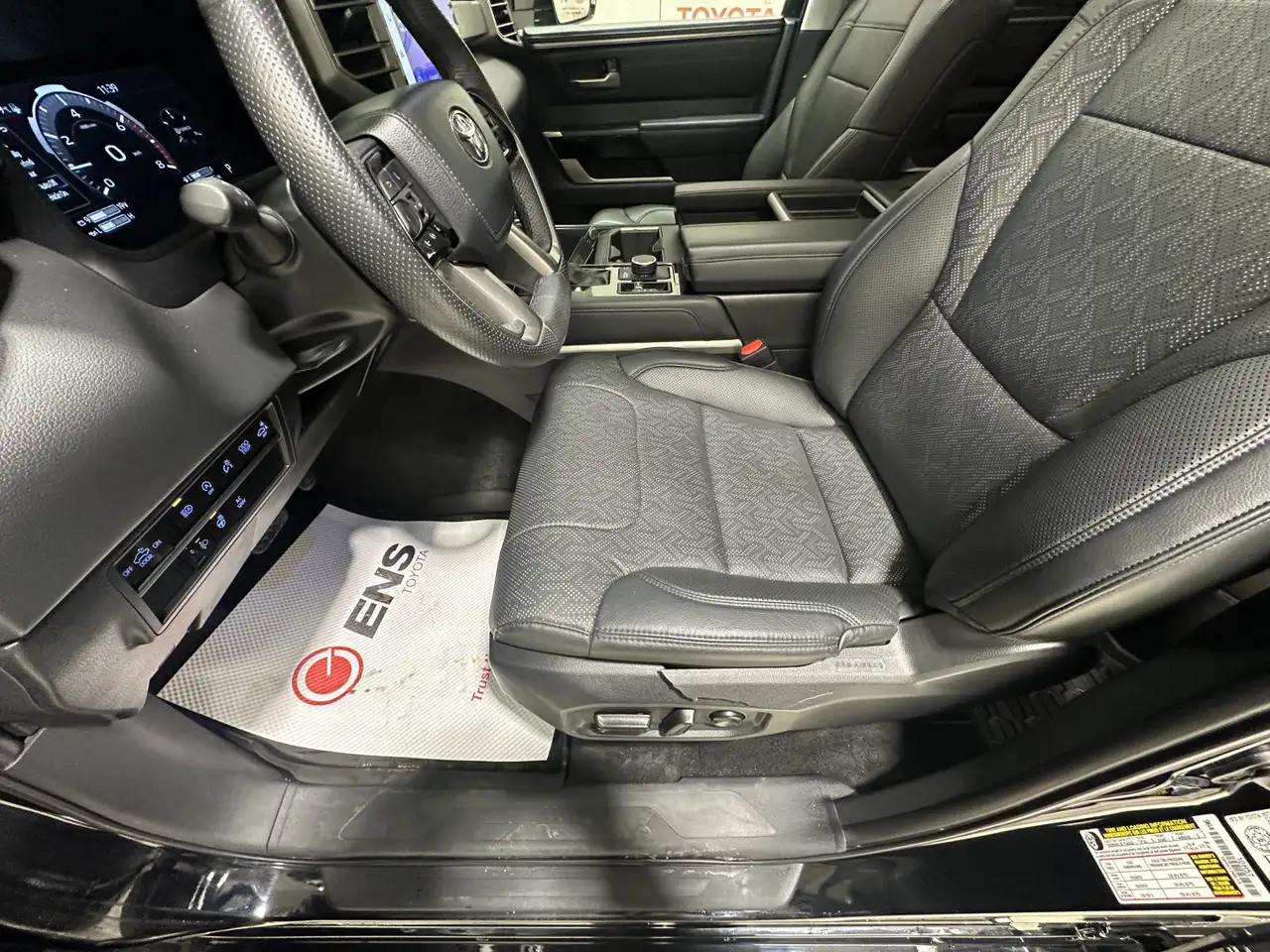 Toyota Tundra снимка Toyota Tundra