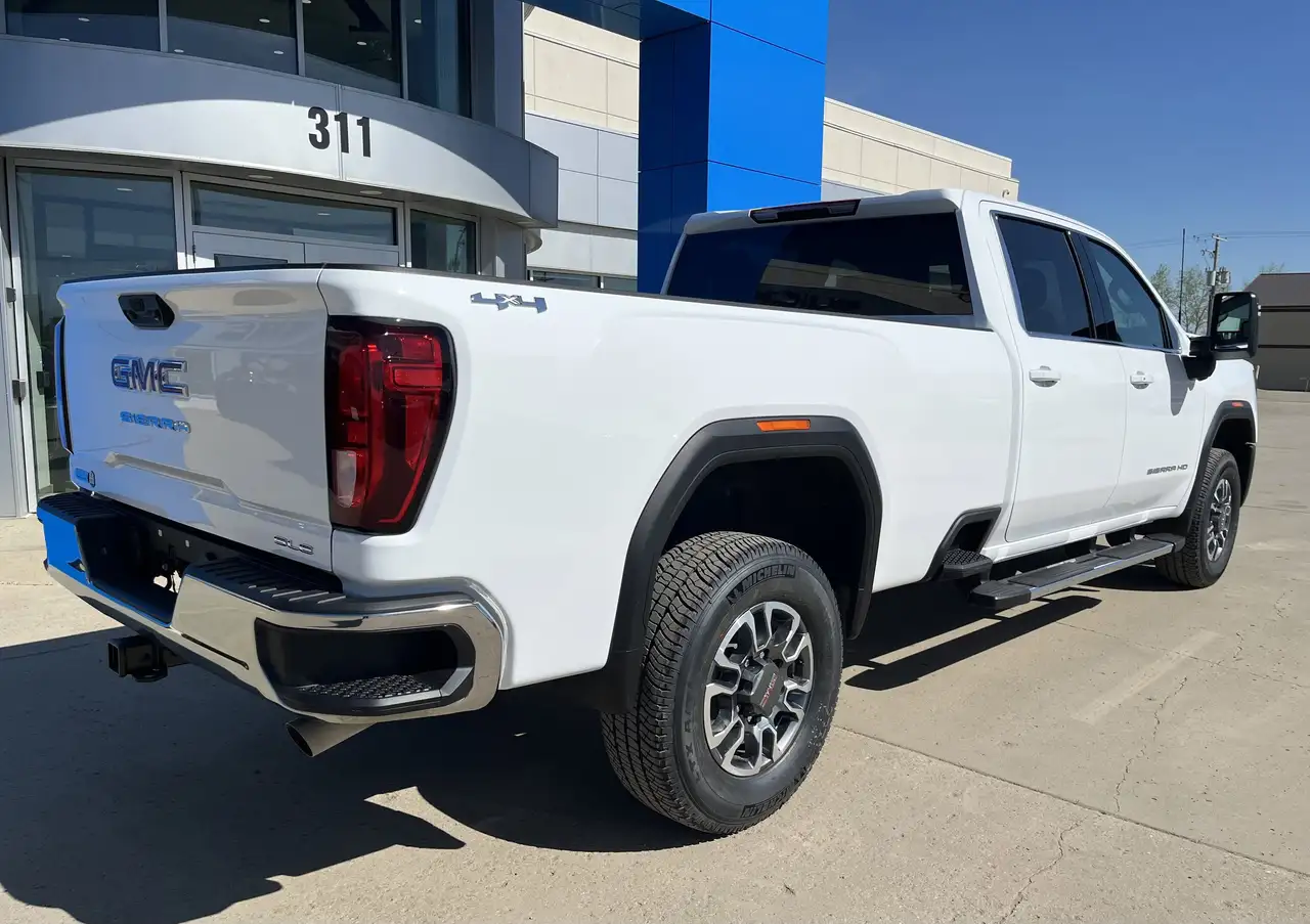 GMC Sierra 3500HD снимка GMC Sierra 3500HD