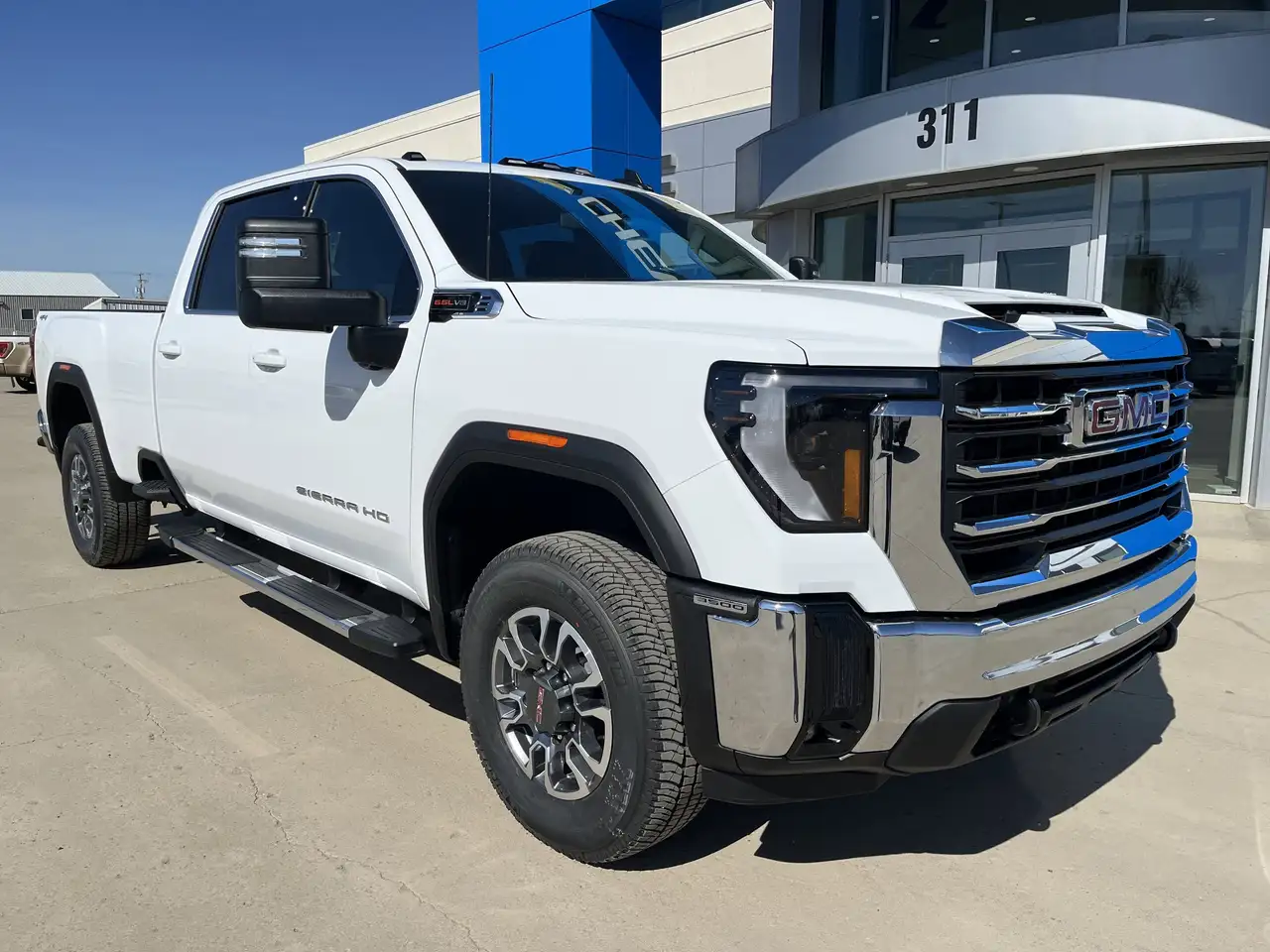 GMC Sierra 3500HD снимка GMC Sierra 3500HD