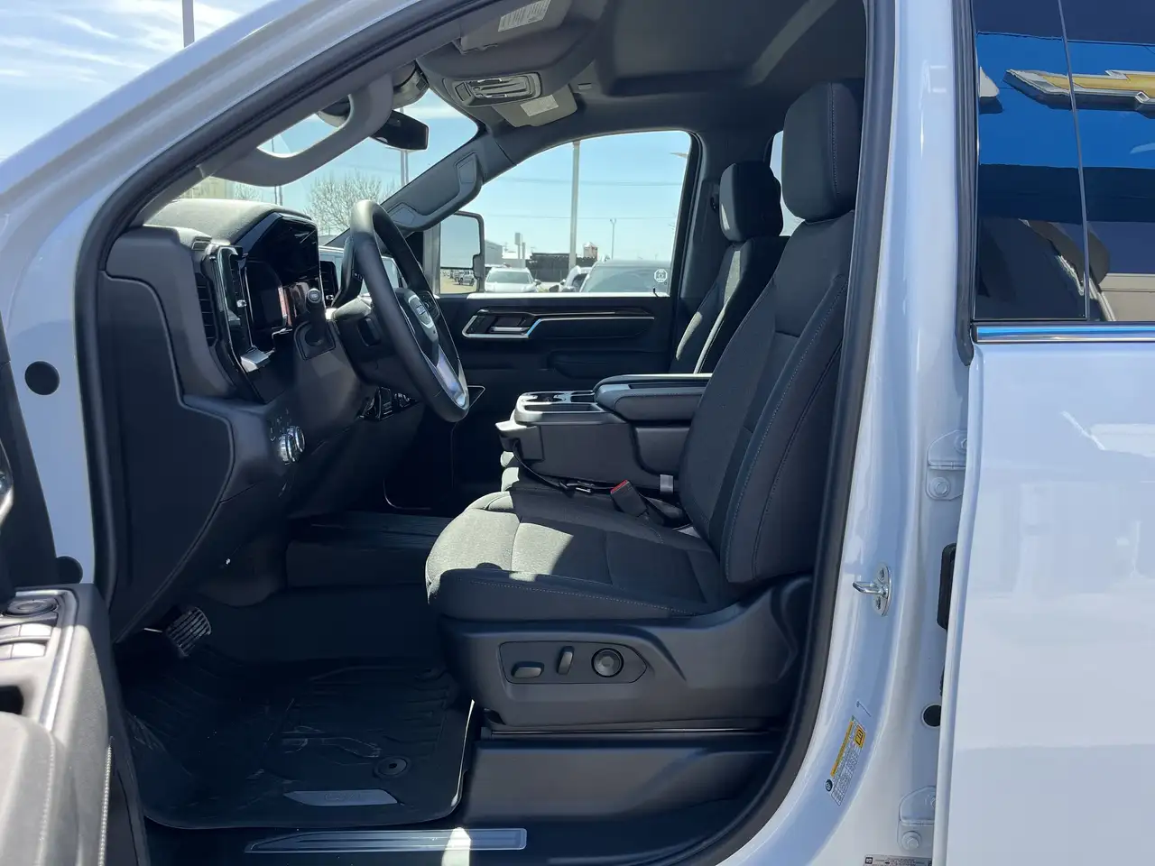 GMC Sierra 3500HD снимка GMC Sierra 3500HD