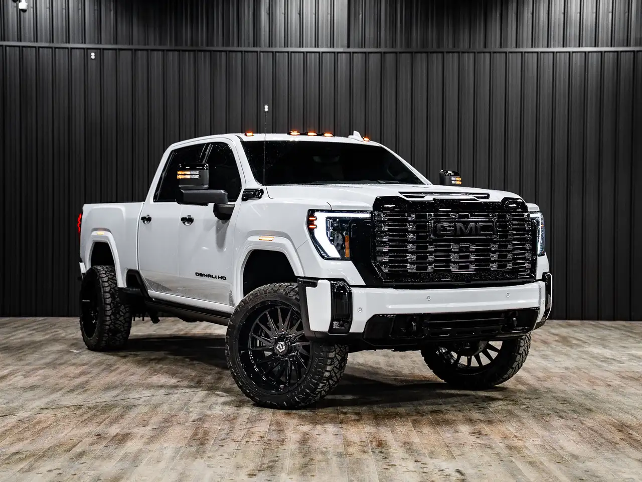 GMC Sierra 3500HD снимка GMC Sierra 3500HD