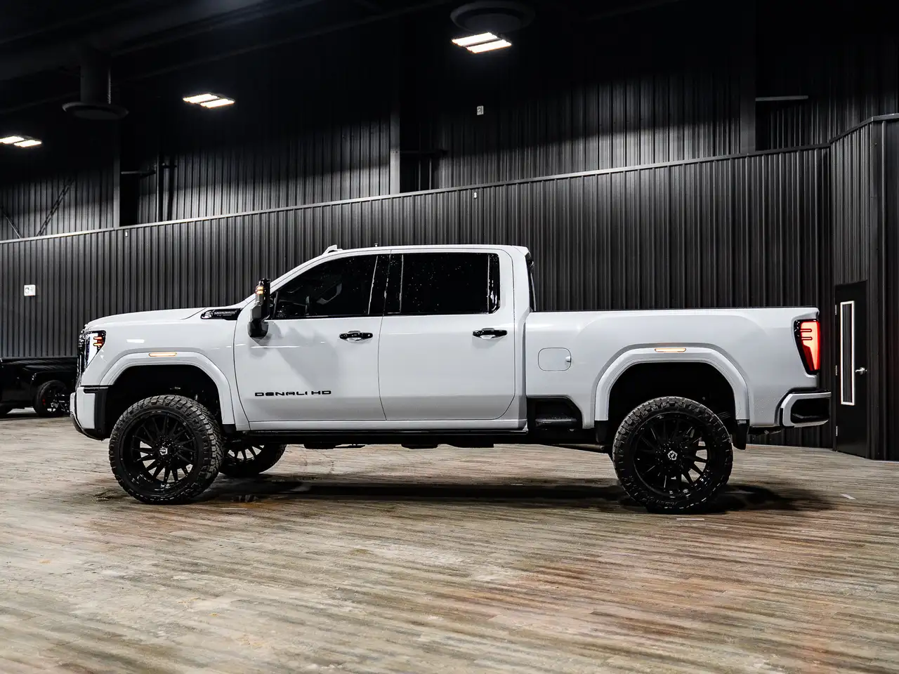 GMC Sierra 3500HD снимка GMC Sierra 3500HD