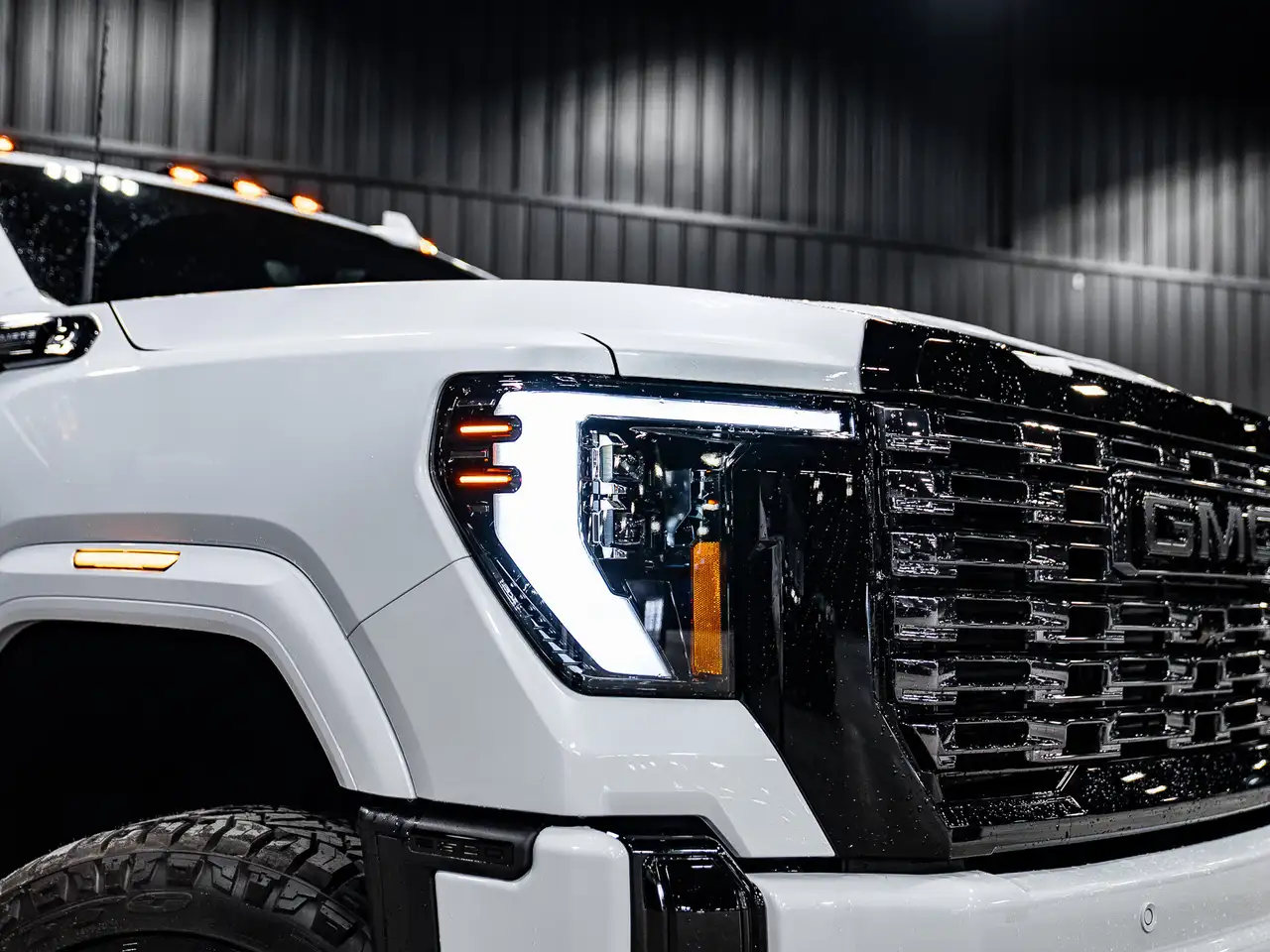 GMC Sierra 3500HD снимка GMC Sierra 3500HD