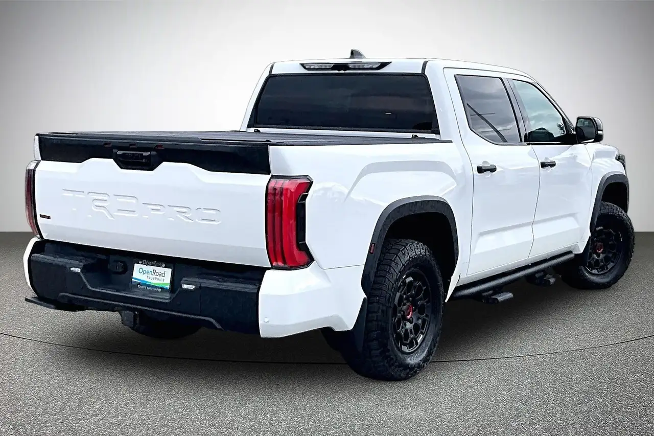 Toyota Tundra снимка Toyota Tundra