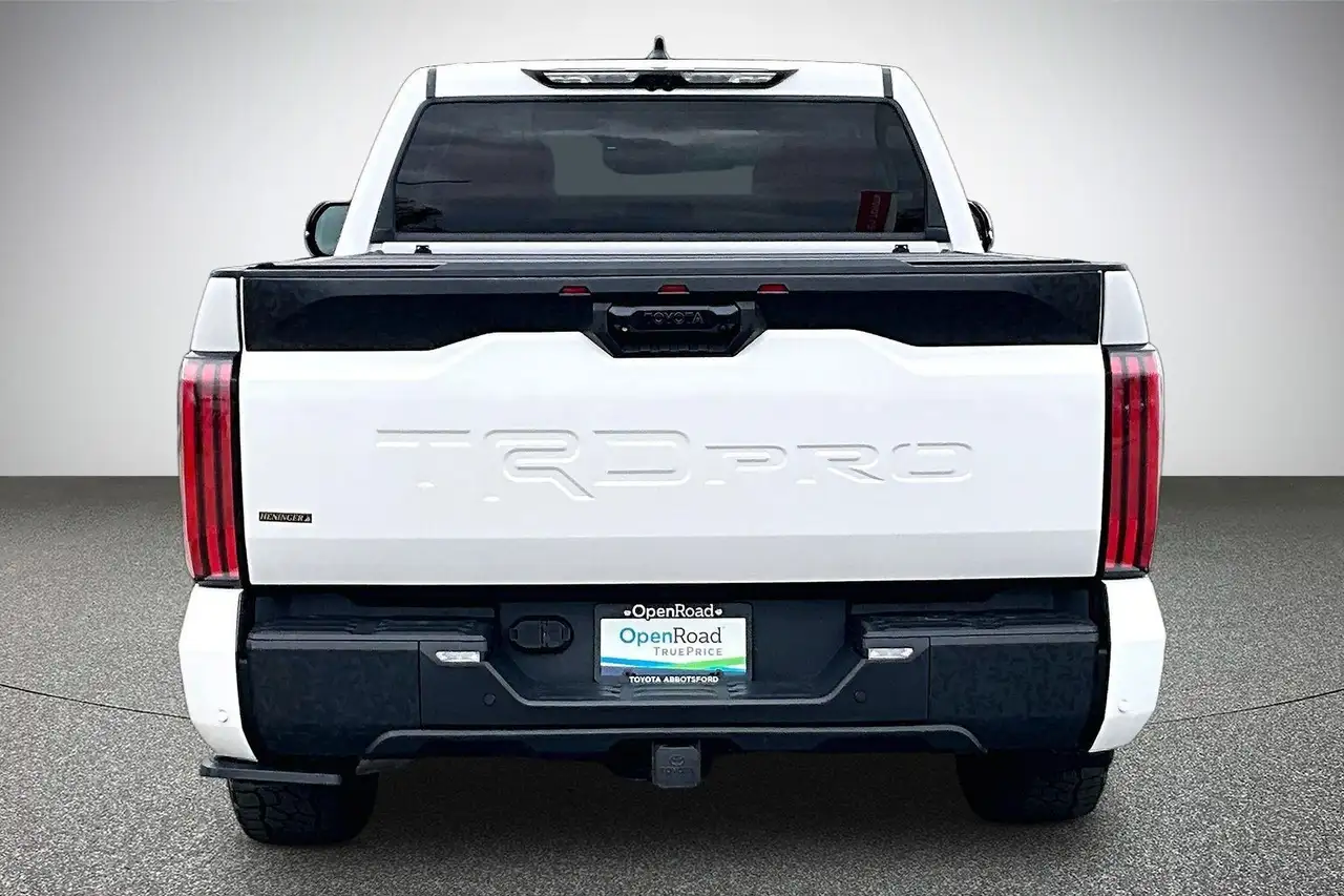 Toyota Tundra снимка Toyota Tundra