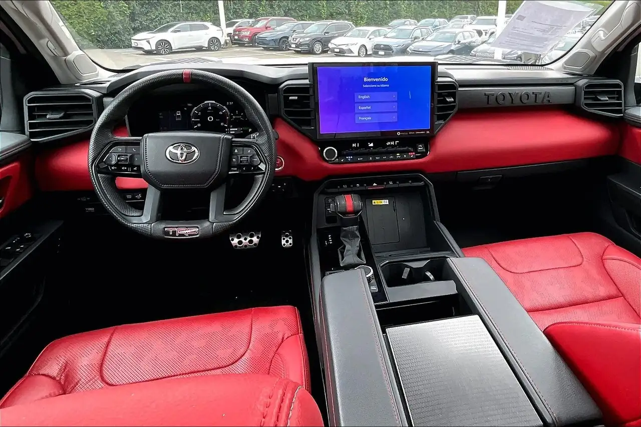 Toyota Tundra снимка Toyota Tundra
