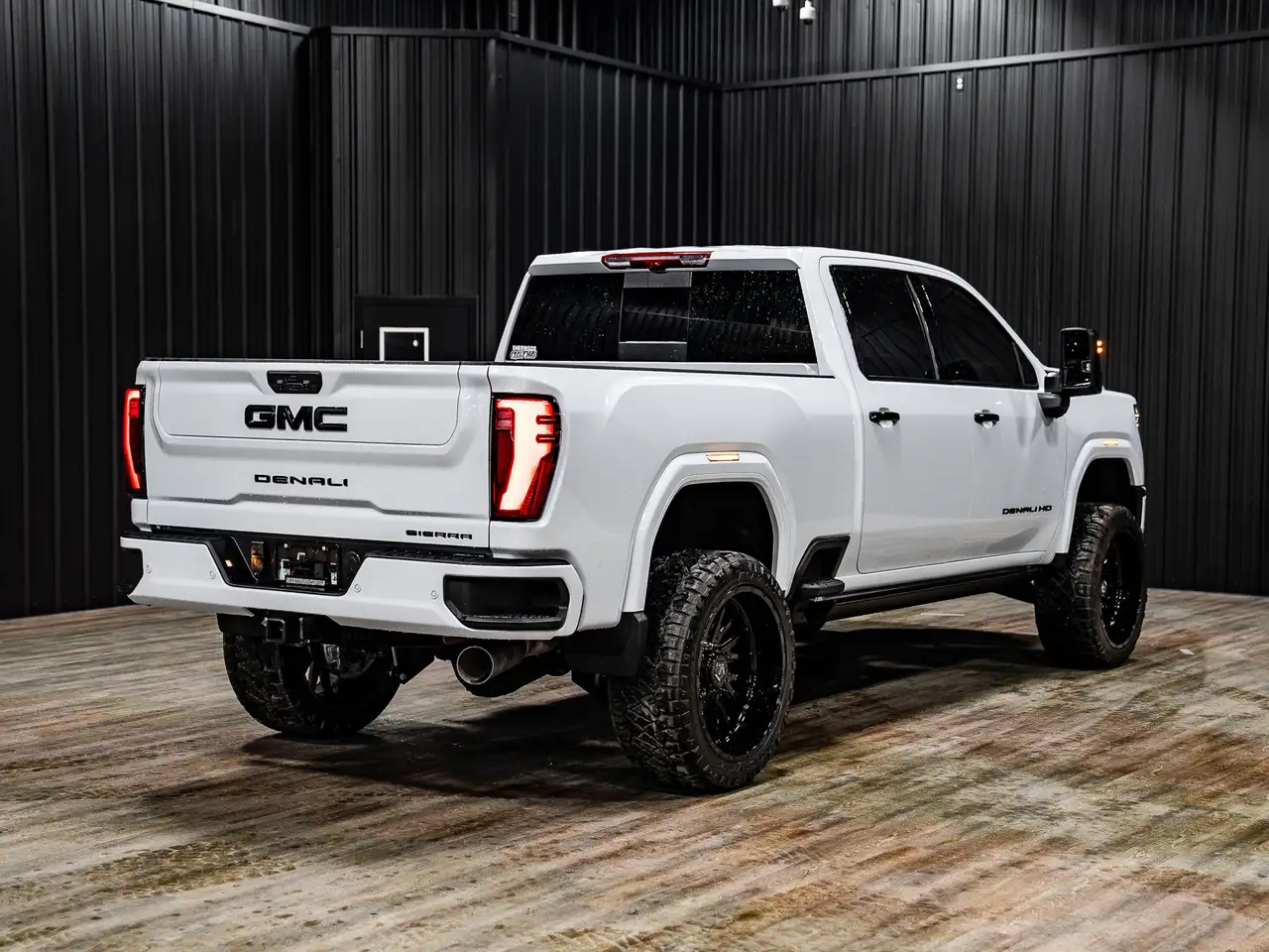 GMC Sierra 3500HD снимка GMC Sierra 3500HD