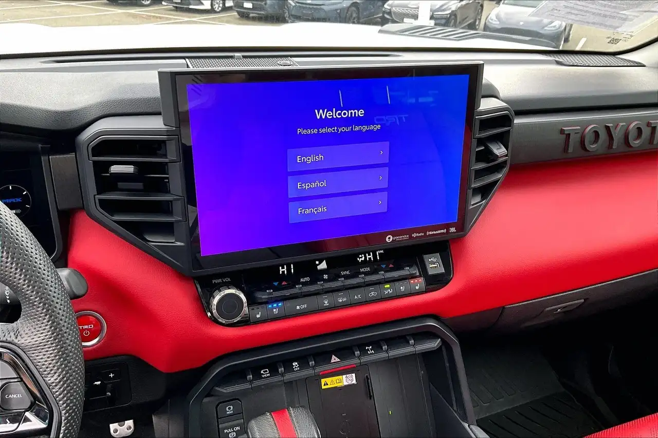 Toyota Tundra снимка Toyota Tundra