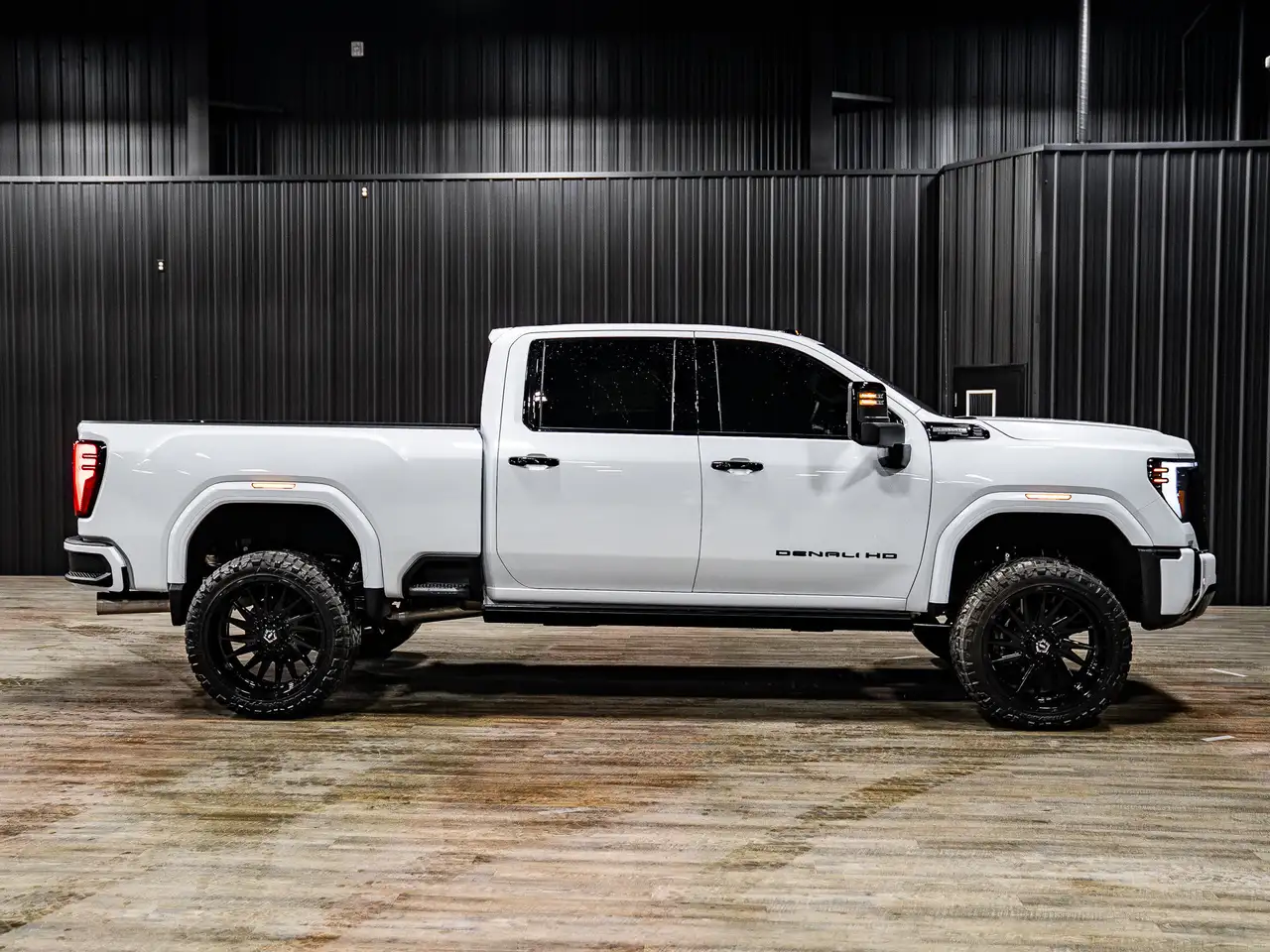 GMC Sierra 3500HD снимка GMC Sierra 3500HD
