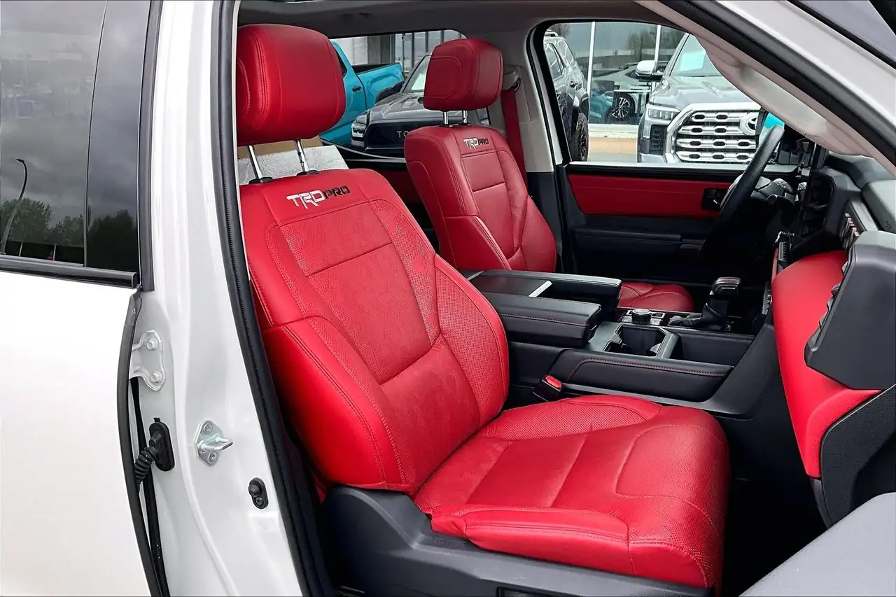 Toyota Tundra снимка Toyota Tundra