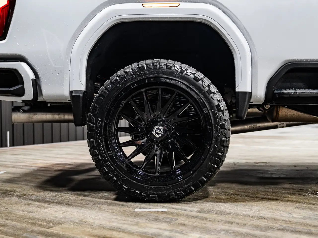 GMC Sierra 3500HD снимка GMC Sierra 3500HD