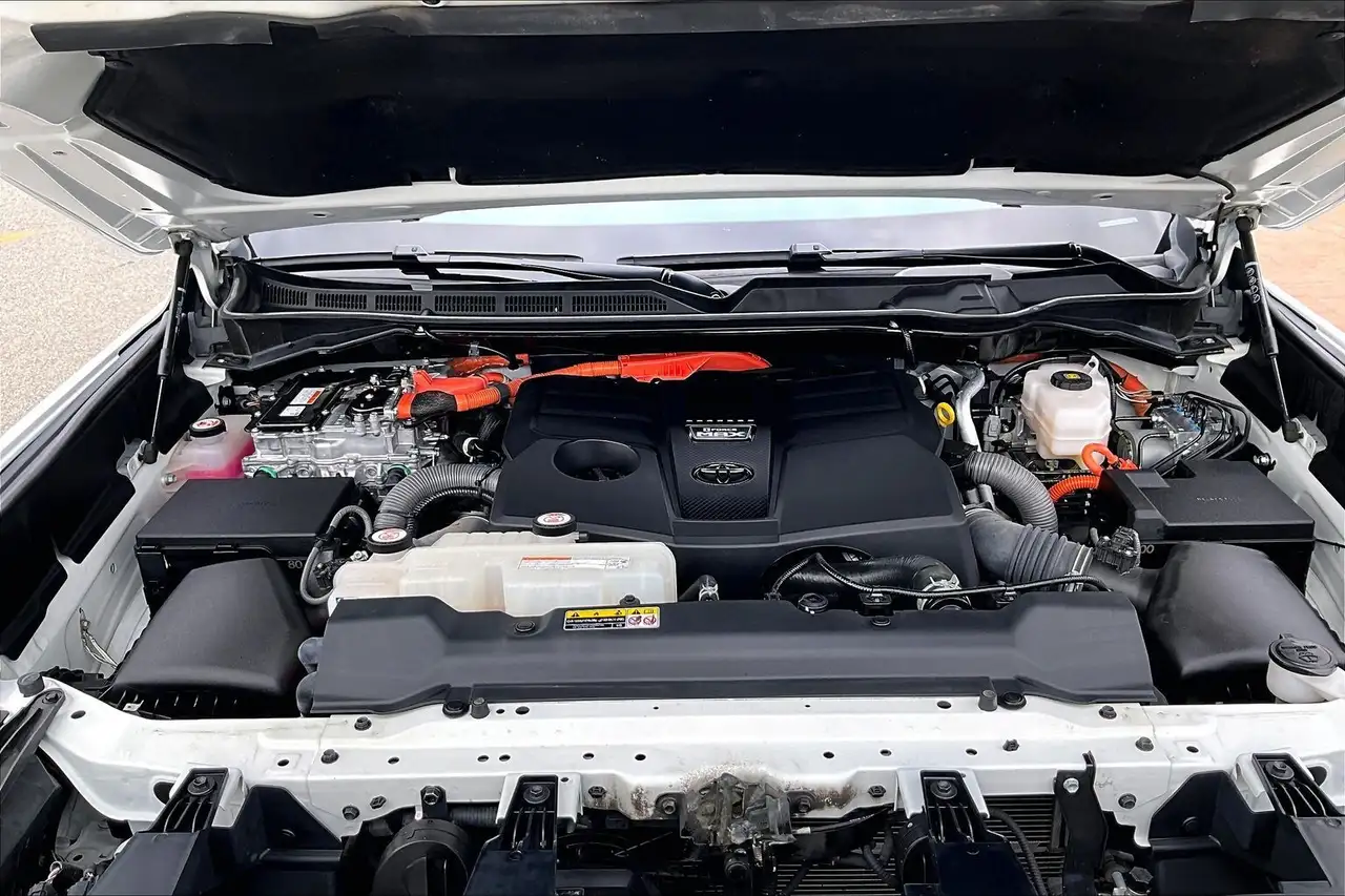 Toyota Tundra снимка Toyota Tundra