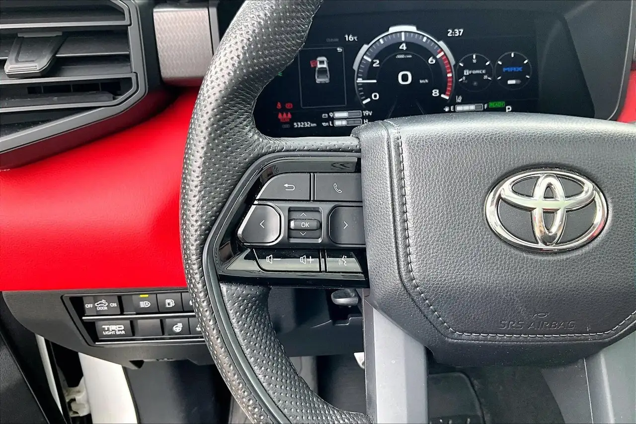Toyota Tundra снимка Toyota Tundra