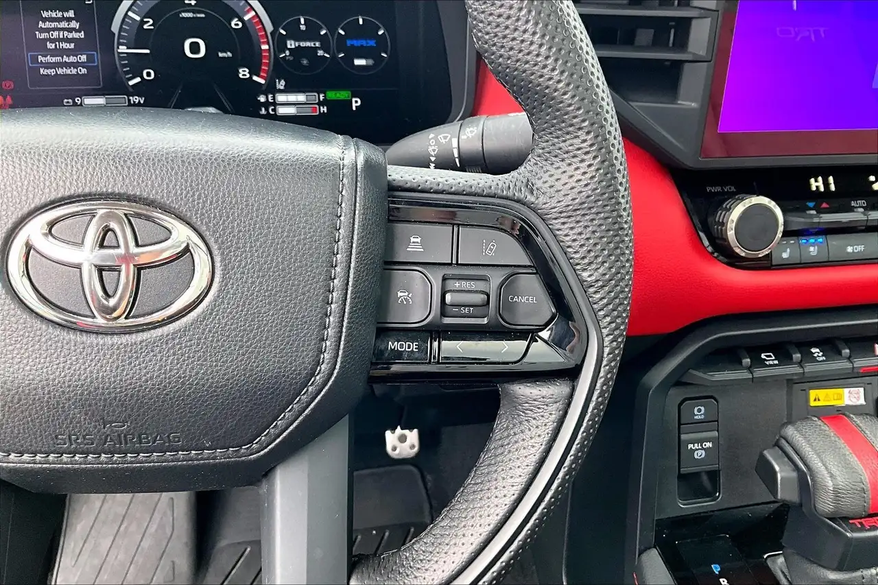 Toyota Tundra снимка Toyota Tundra
