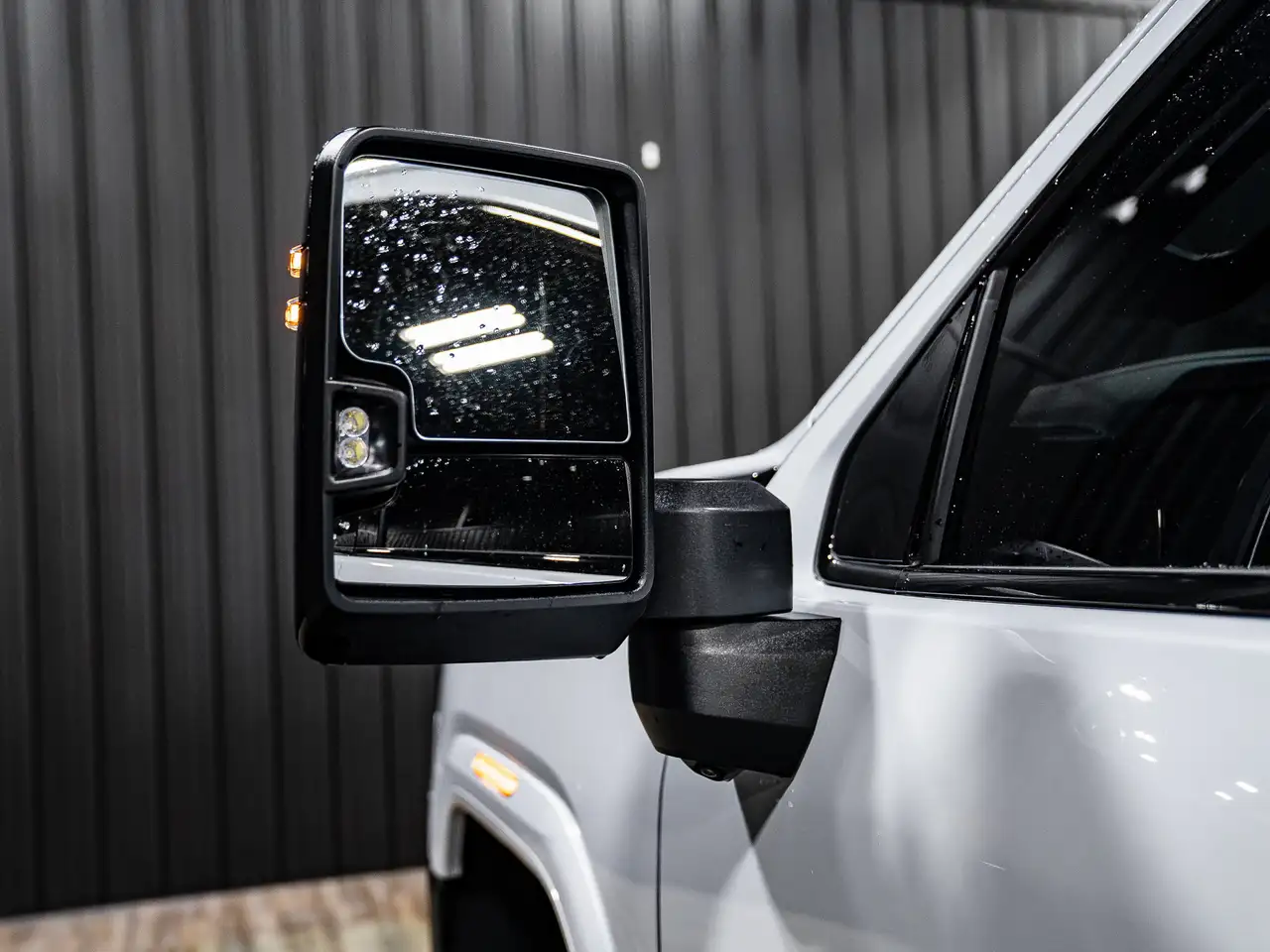GMC Sierra 3500HD снимка GMC Sierra 3500HD