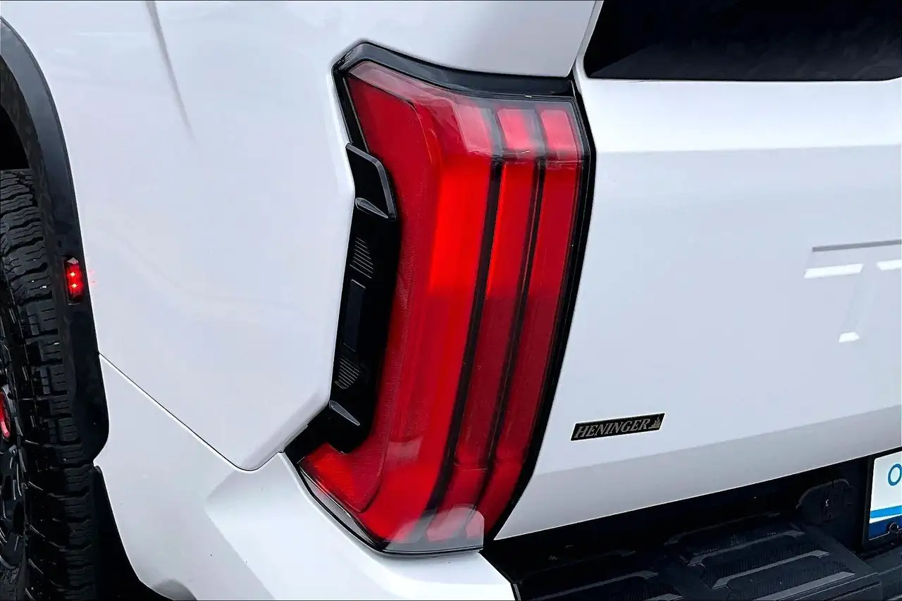 Toyota Tundra снимка Toyota Tundra