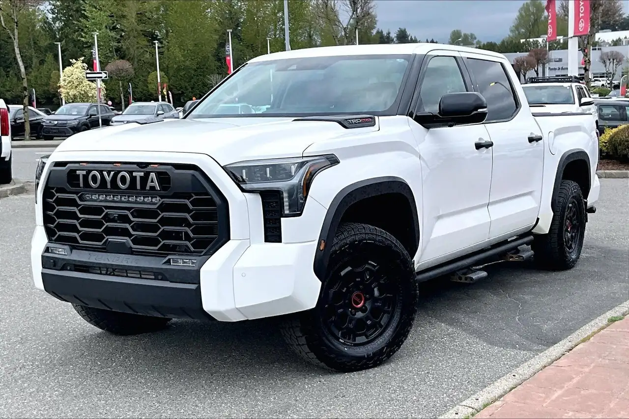 Toyota Tundra снимка Toyota Tundra