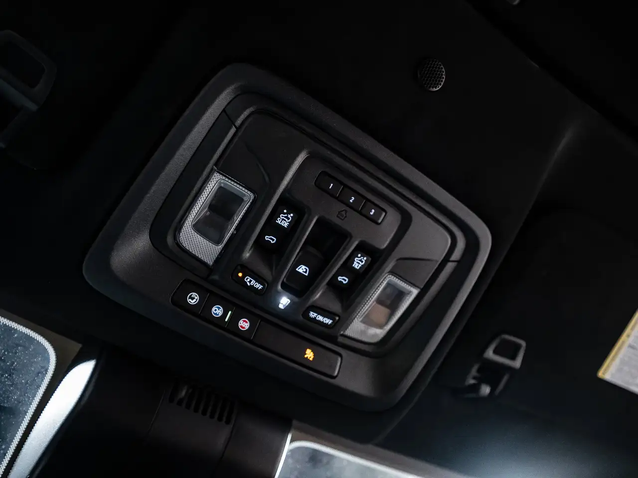 GMC Sierra 3500HD снимка GMC Sierra 3500HD